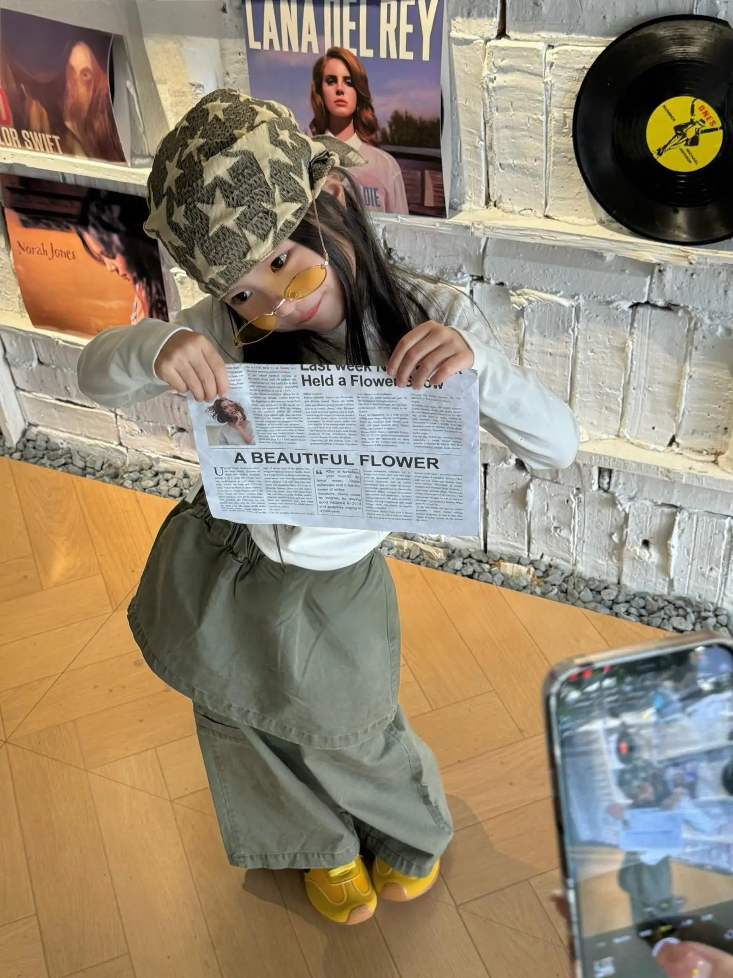 بدلة الفتيات 2025 الخريف ملابس الأطفال الجديدة الكورية نمط فتاة طفل مطبوعة أسفل قميص كسول واسعة الساق تنورة السراويل مجموعتين #6