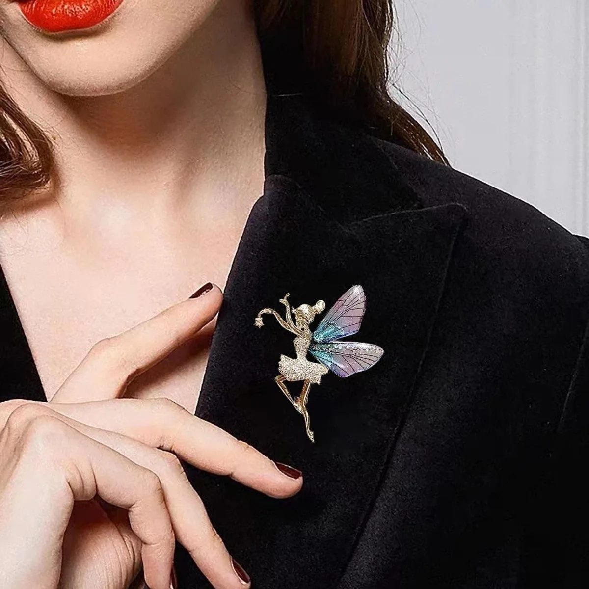 

Beauty Dancing Girls Brooches For Women Angel Wings Girl Lapel Pins Butterfly Fairy Brooch Corsage Elegant Wedding Jewelry Gifts