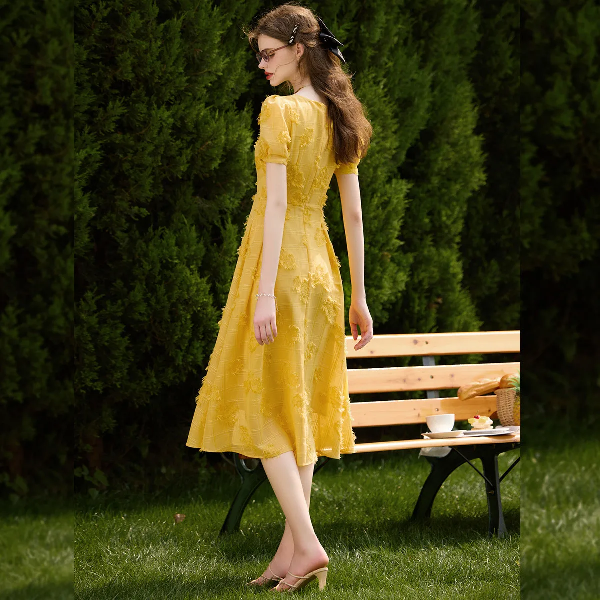 LOUIS YAO col carré épaule droite manches bouffantes robe 2025 été doux Style découpe broderie artisanat longue robe pour femmes