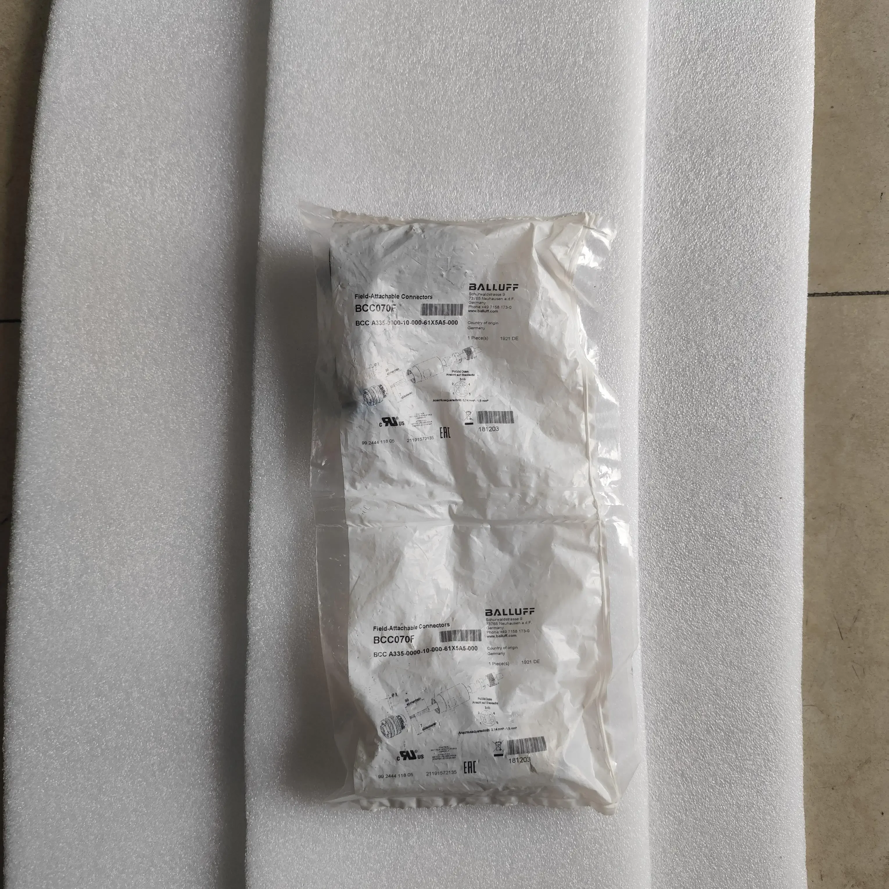 * Spot * Promotional New Balluff BCC070F Connector BCC A3 35 - 0000-10-000 - 61 Same Day Shipping