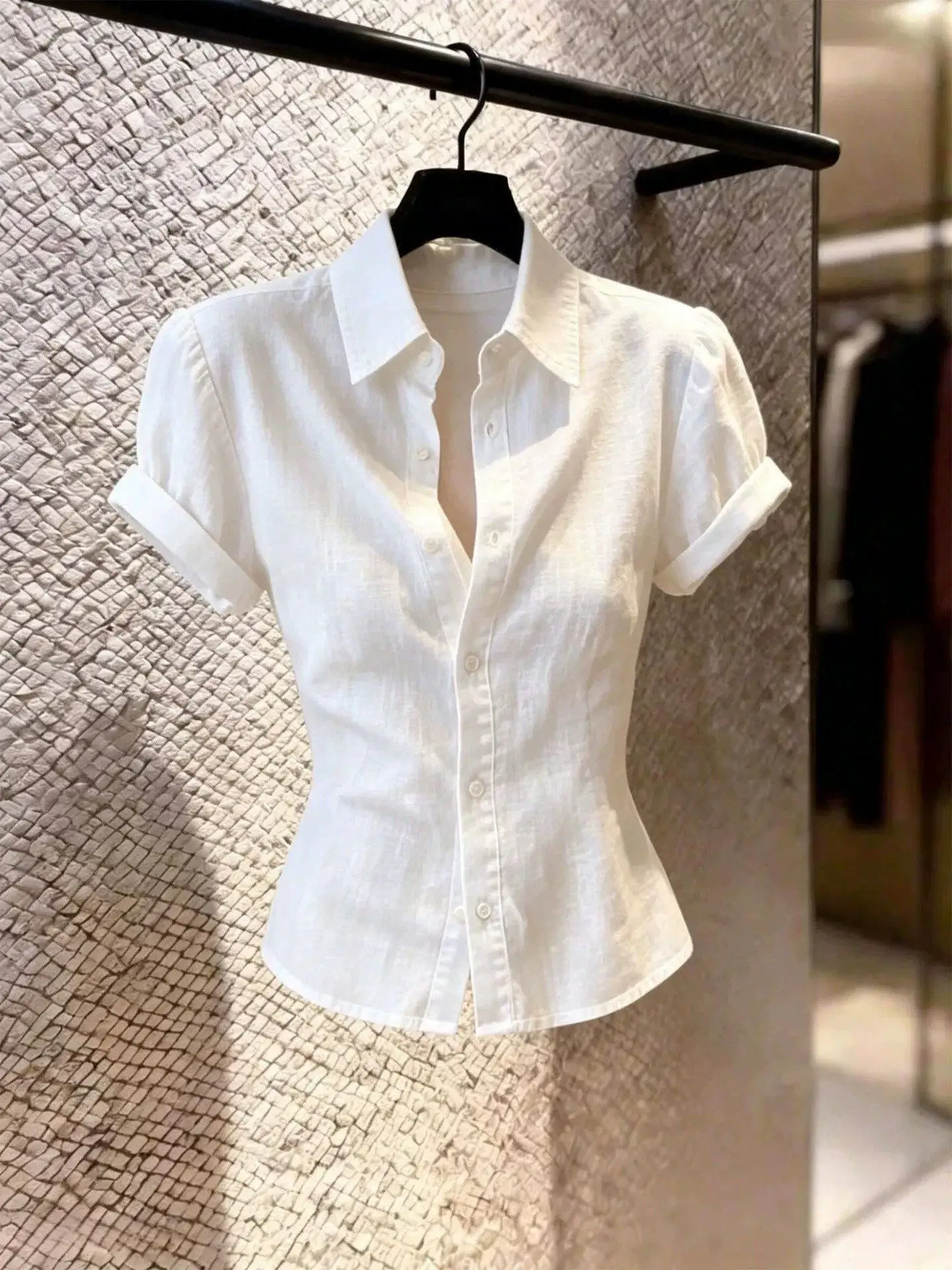 

Elegant White Slim Fit Shirt with Buttons Short Sleeve Turn-down Collar Women's Fashion 2026 Summer New Style Thinming Shirt