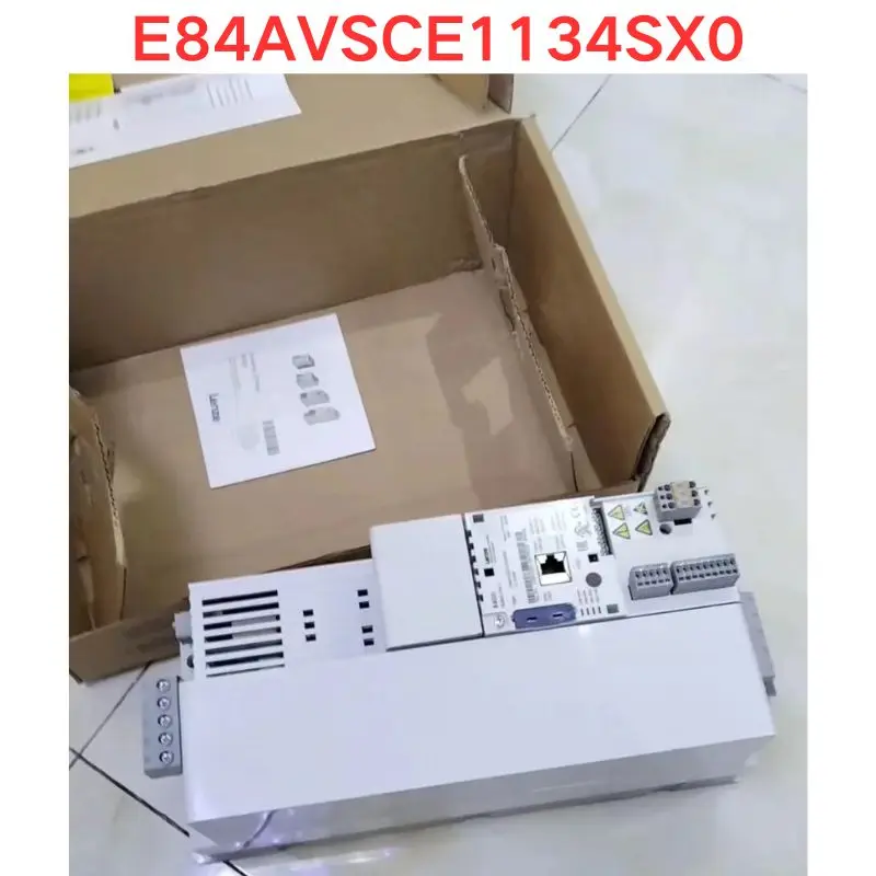 

Brand New Original E84AVSCE1134SX0 Frequency converters 11.0KW