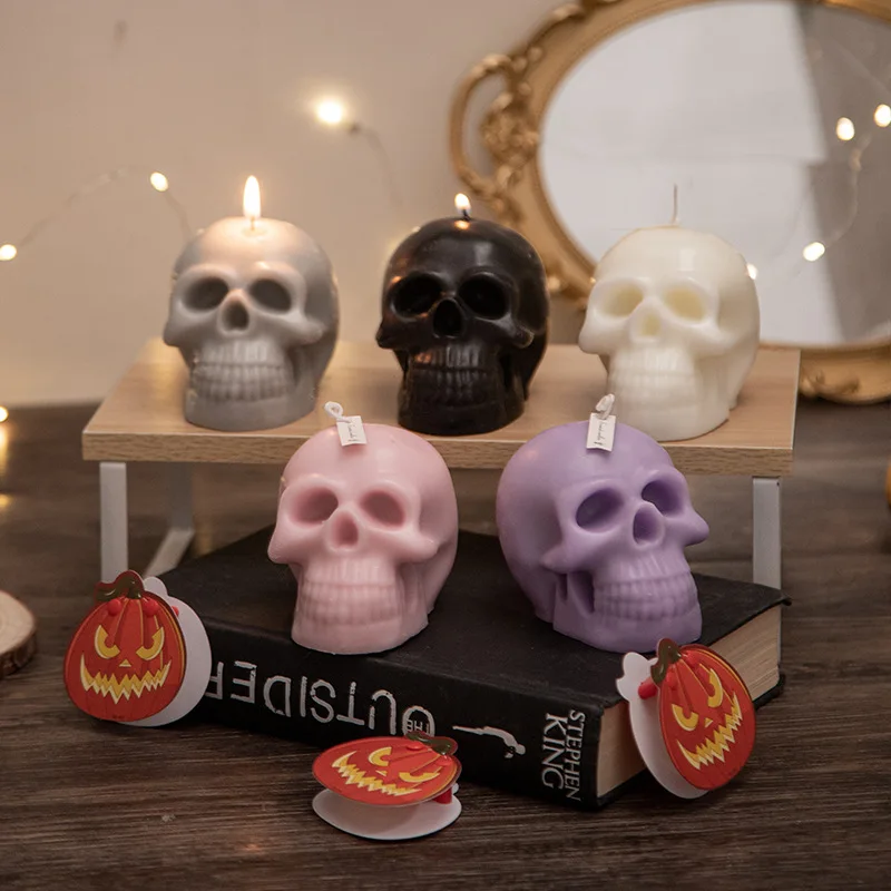 7.5x7.5cm Purple And Black Skull Scented Candle Handcrafted Skull-shaped Candle Ornament