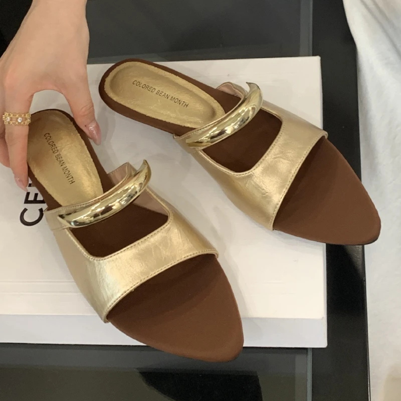 

Summer New Brand Slippers Women Metal Buckle Pointed Toe Slides Ladies Low Heel Fashion Designer Sandals Ladies Beach Shoes