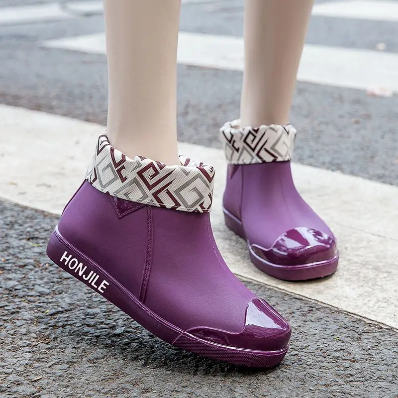 New rain rubber boots ladies fashion galoshes purple warm fur lined rainshoes women's soft slip on ankle boots plush rainboot