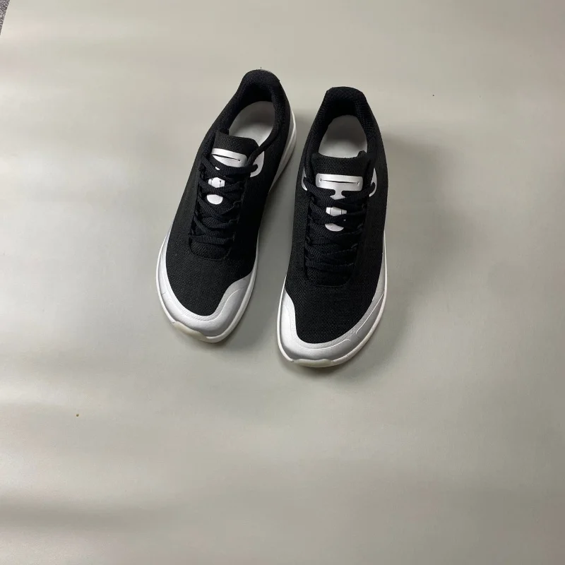 

Large Size Black and Silver Simple Casual Sports Shoes Wide Footbed Wide Toe Mesh Breathable Thick Sole Anti-Slip Daily Versatil