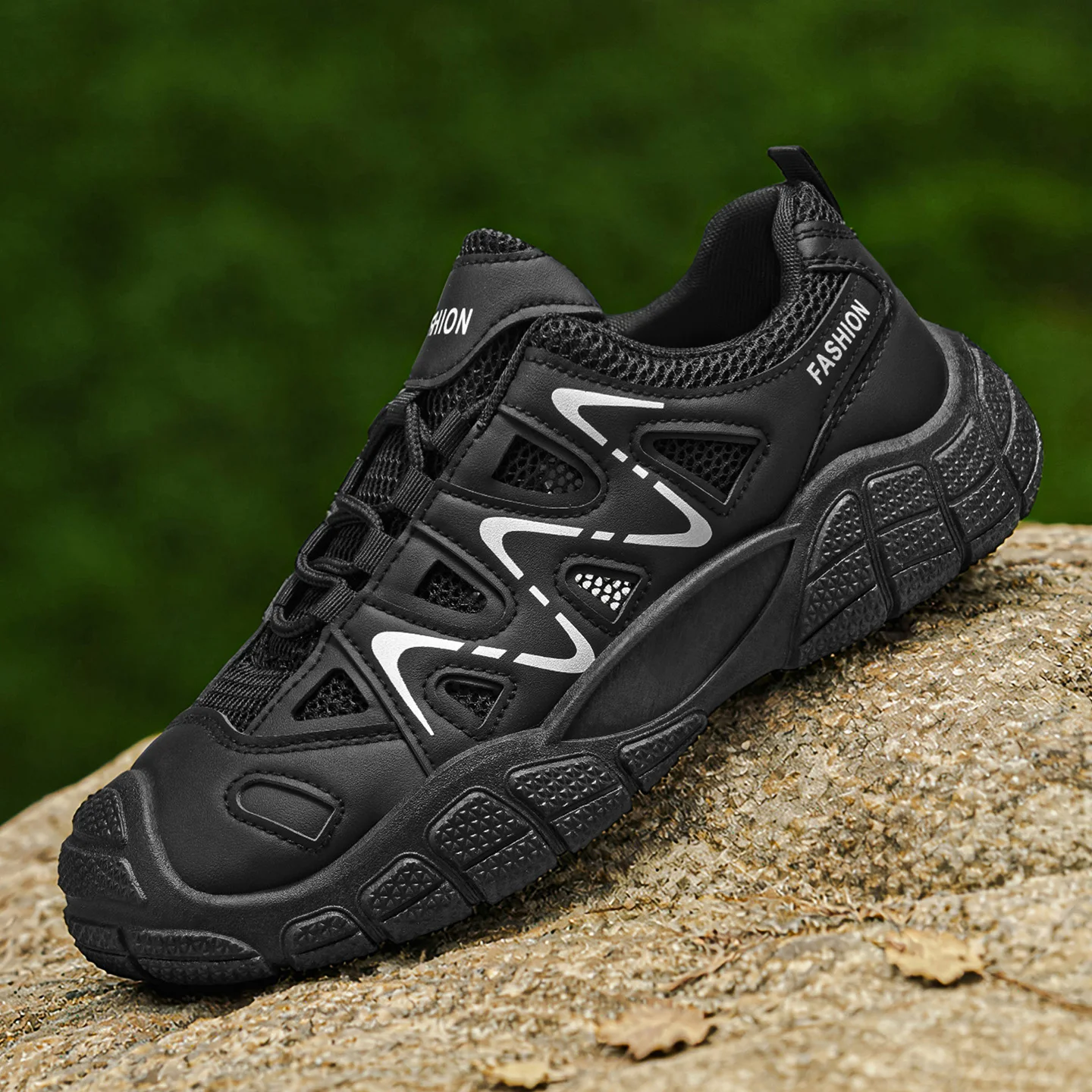 Men's Lightweight Breathable Hiking Shoes Summer Fashionable Safety Shoes Anti-impact Insulated Work Protective Sneakers