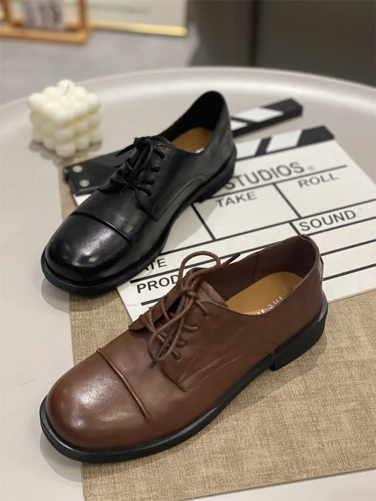 

Женские кожаные туфли в стиле ретро с круглым носком, на плоской подошве, модные, из натуральной кожи, в британском стиле, универсальные, без застежек.