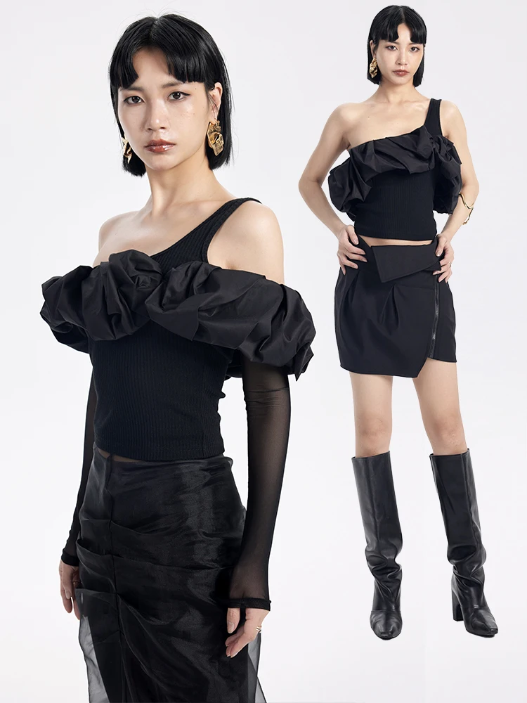 

Комплект женской летней одежды: топ-жилет на бретельках и шорты, оригинальный дизайн, стандартная длина, однотонный...