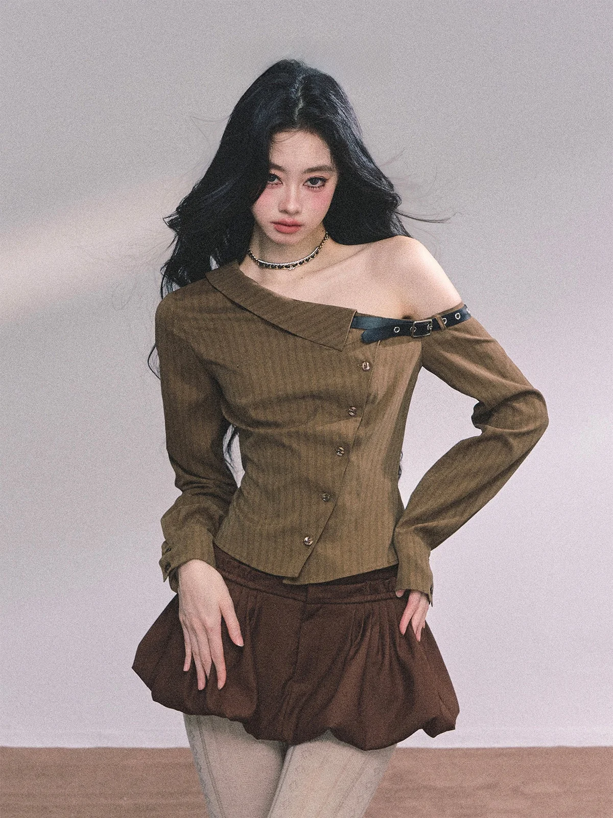 

Женский повседневный топ AOMALM из полиэстера, приталенный, в американском стиле, в полоску, с длинным рукавом, на одно плечо, для работы и отдыха