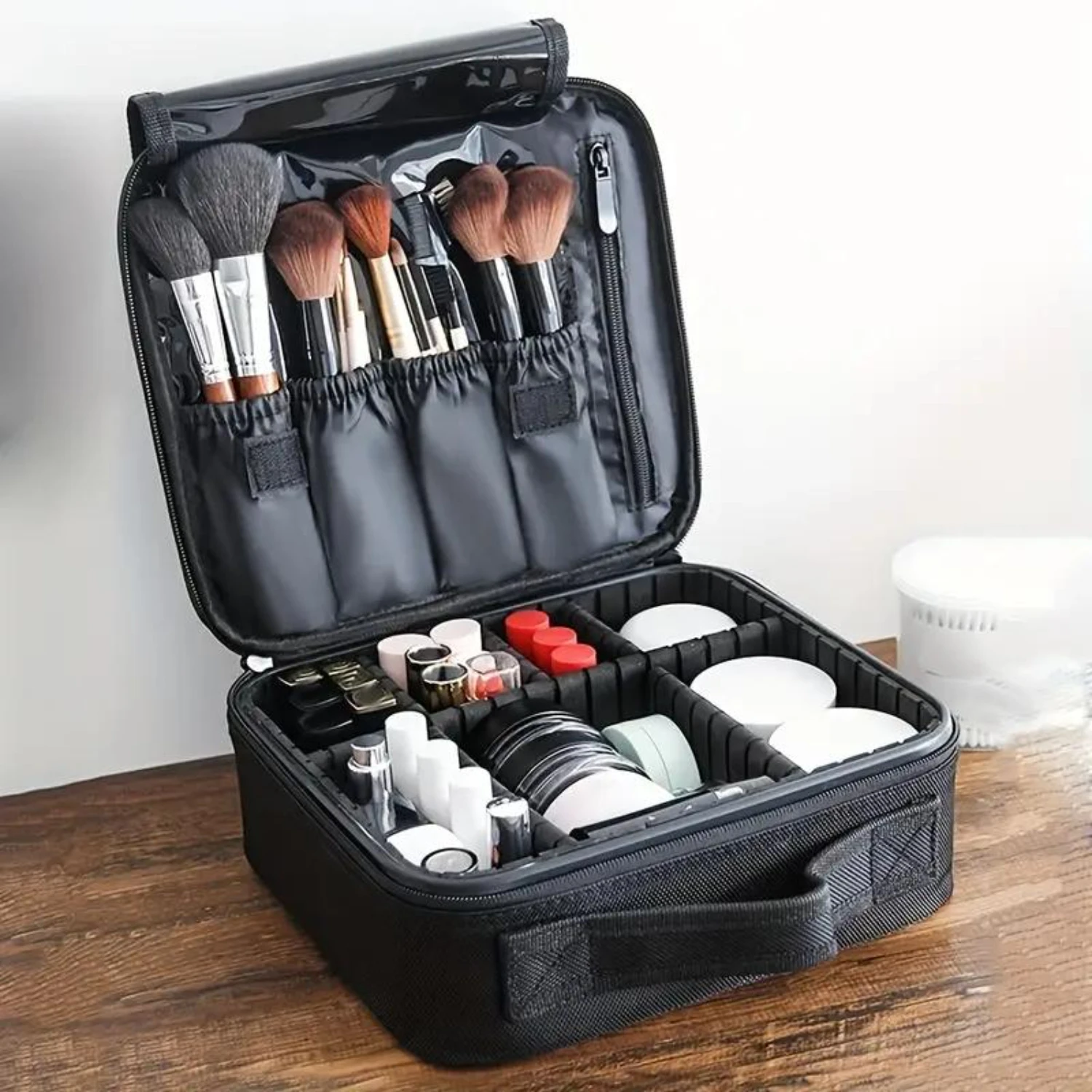 Ultra-Portable Cosmetic Organizer Bag - Stylish Dividers & Secure Makeup Case, Ideal Travel Companion for Effortless Multifuncti