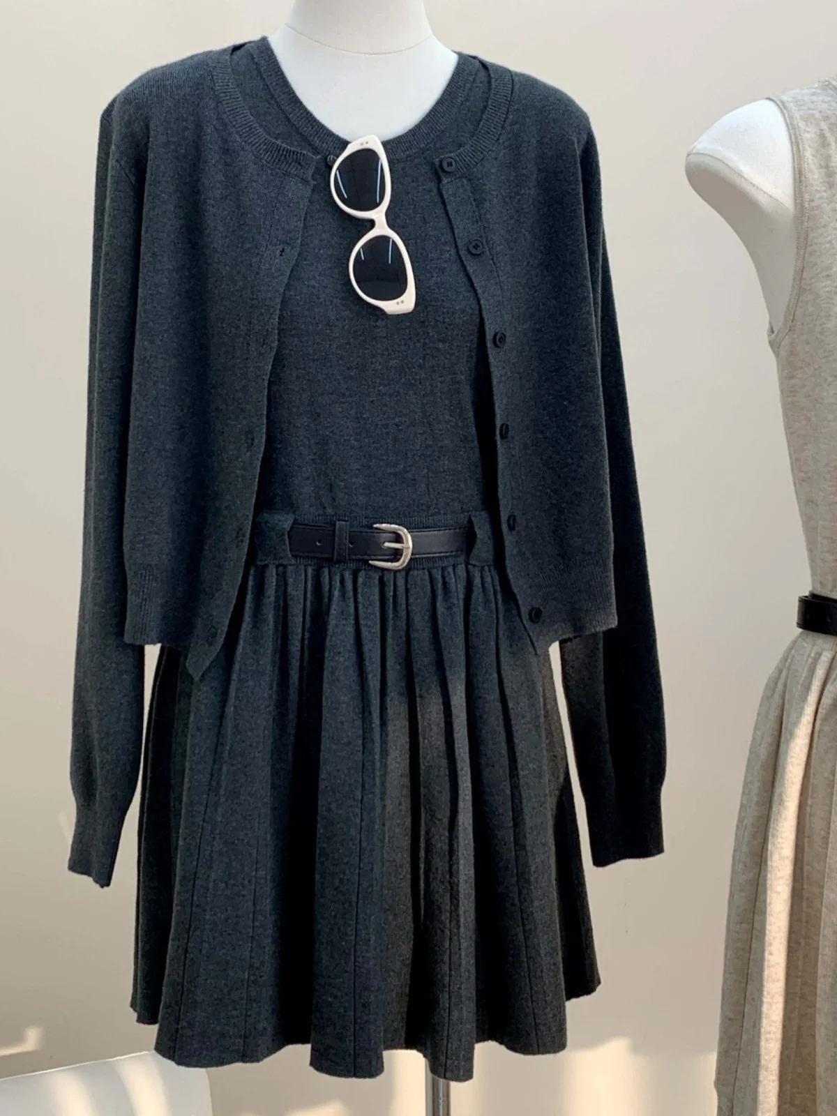 Autumn Faion Soft Versatile round Ne Sweater Cardigan Pleated Vest Dr Two Piece Set Women's Knittedwear Korean Sle L...