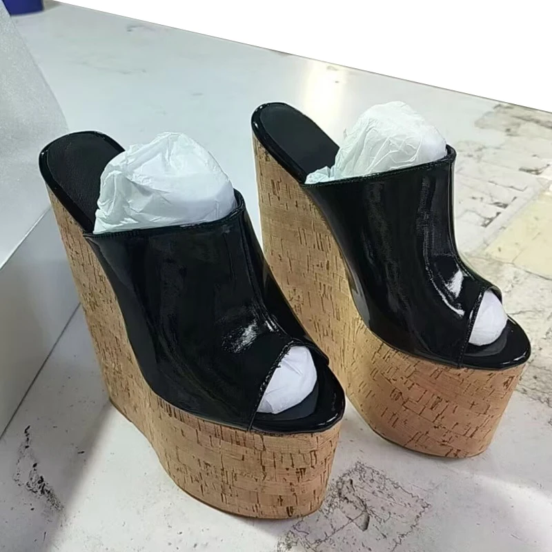 DIZHUANG Zapatillas de tacón alto para mujer a la moda. Pantuflas de cuero PU negro. Zapatillas con tacón de unos 18 cm de altura. Plataformas con cuña