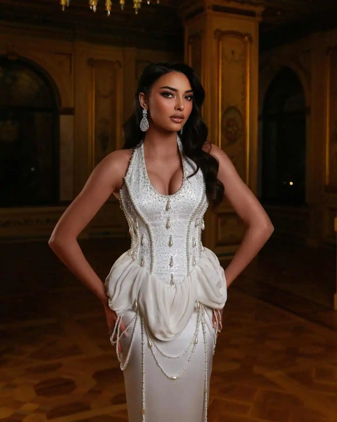 Wykwintna suknia ślubna typu sheath z perłami, bez rękawów, z koronką, zdobiona koralikami, długość do podłogi, możliwość personalizacji, vestidos de novia