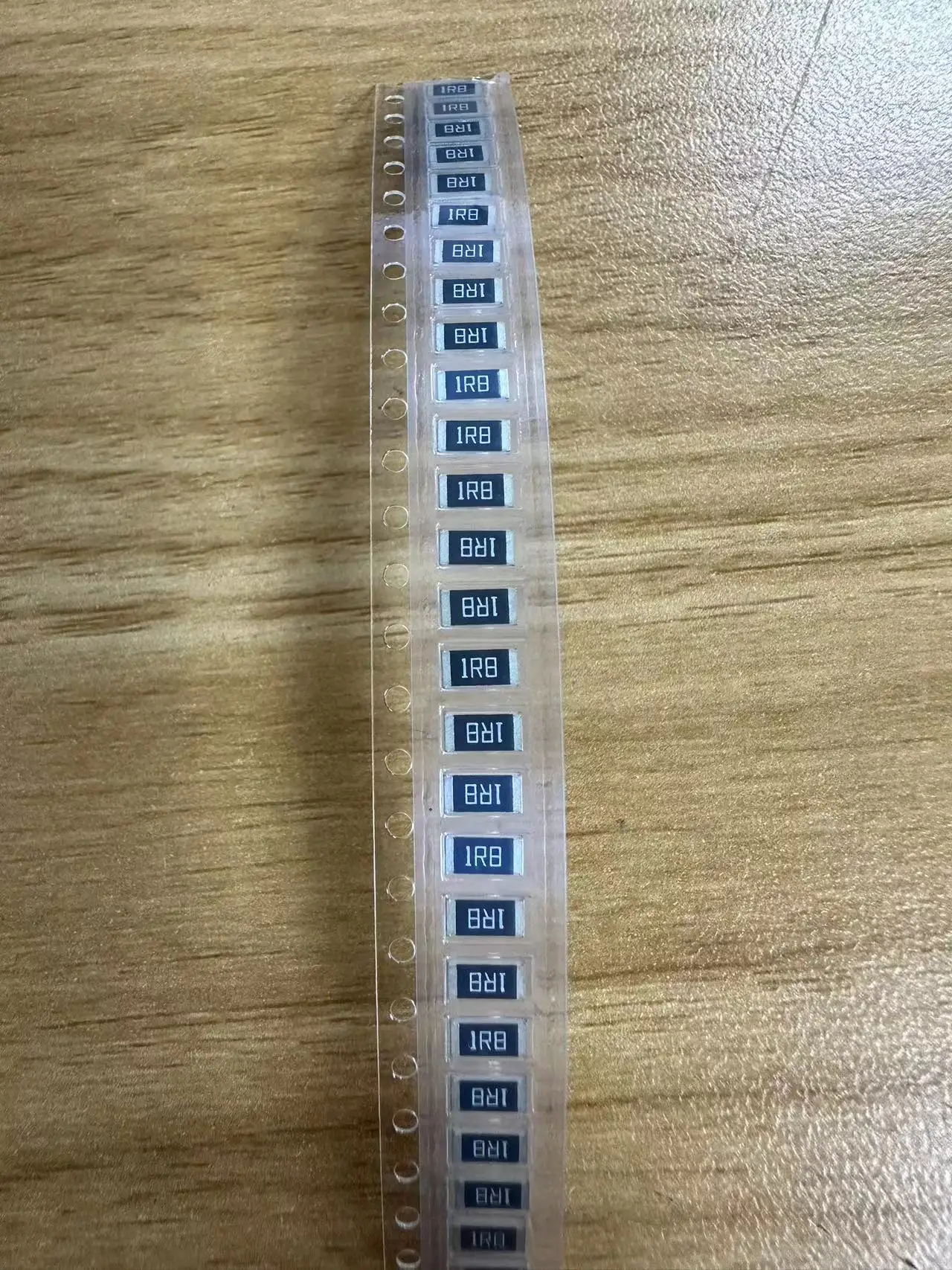 Marcação 1R8 1,8Ω 1,8 ohms ± 5%, 750mW, 10 PCes