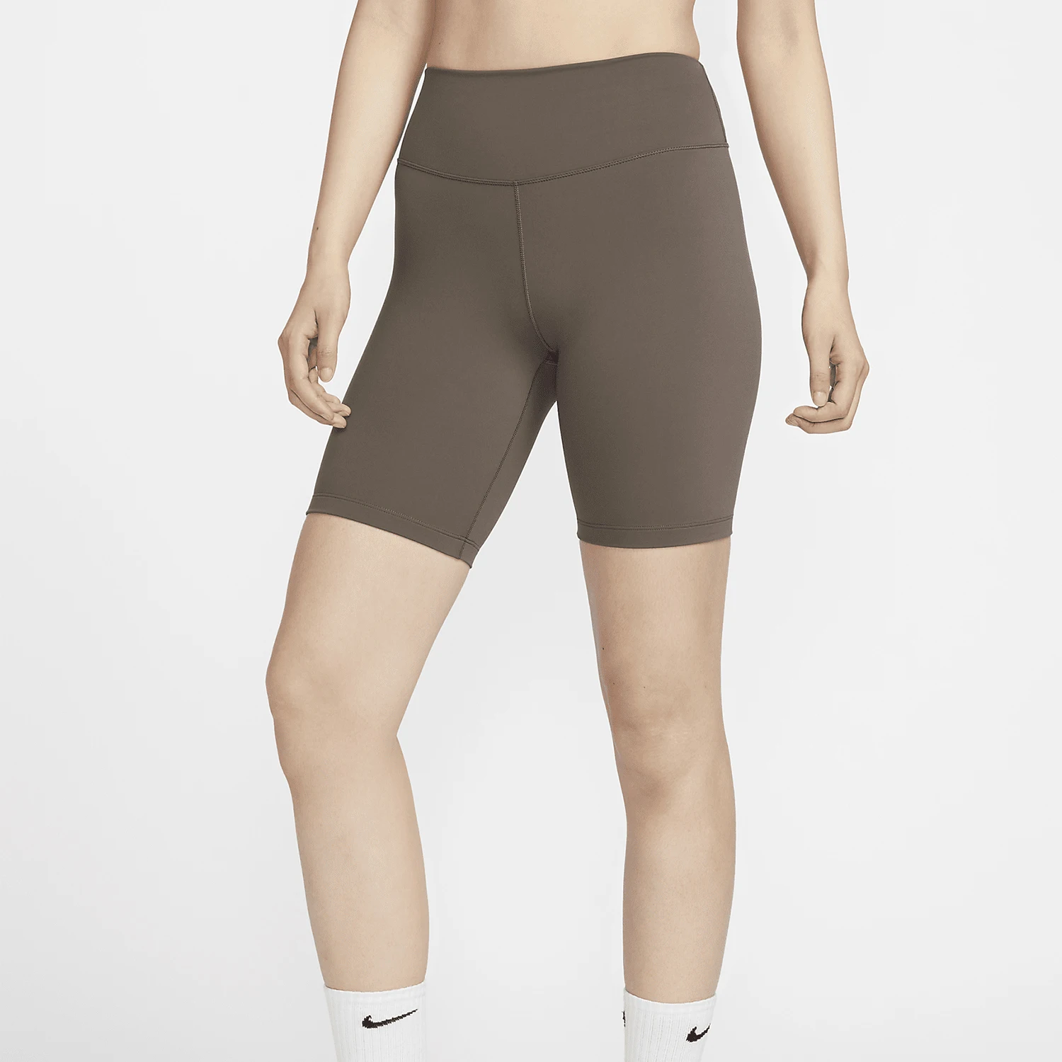 

Женские влагоотводящие велосипедные шорты Nike с высокой талией FN3207-004