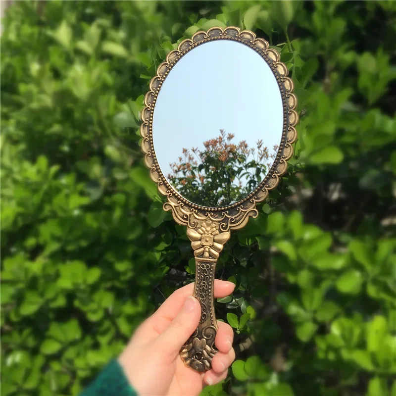 1Pcs Portable Vintage Makeup Mirror Hand Hold Oval Round Mirror Noble Restore Ancient Ways Court Mirror Beauty Tool