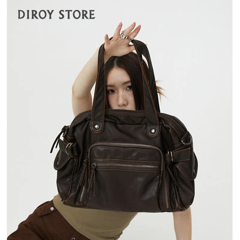

sacà bandoulière simple pour fille Soft leather retro messenger bag large capacity tote bag punk multi pocket Y2Kmotorcycle bag