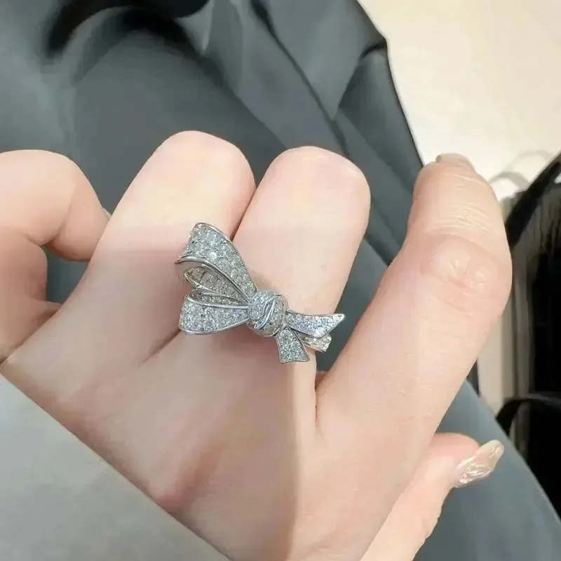 

ROBOTD SENLIN Luxury Bowknot Estheticism Women's Ring Tilda's Bow High quality Moissanite Sparkling Enchanting Engagement Gifts