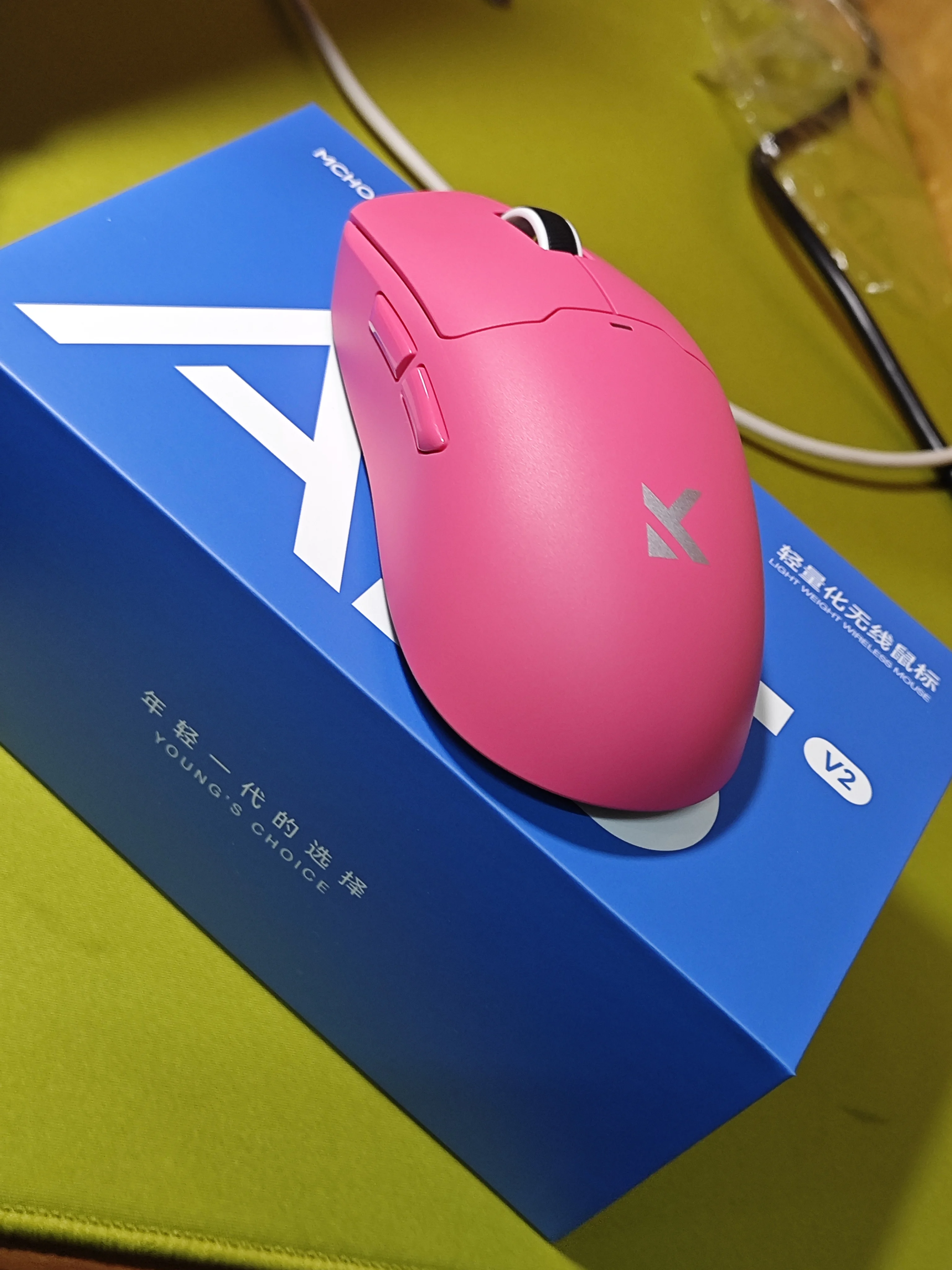 ماوس ألعاب لاسلكي جديد من سلسلة MCHOSE A5 V2 ULTRA 3 أوضاع للألعاب عمر بطارية طويل PAW3395 ماوس بتصميم خفيف الوزن