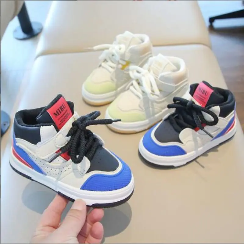 Children's sports shoes 2024 Autumn boys' casual board shoes New high top girls' white shoes soft soled baby shoes