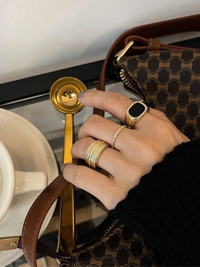 

Модный набор из трех ультратонких золотых многослойных спиральных колец для женщин, стильные аксессуары