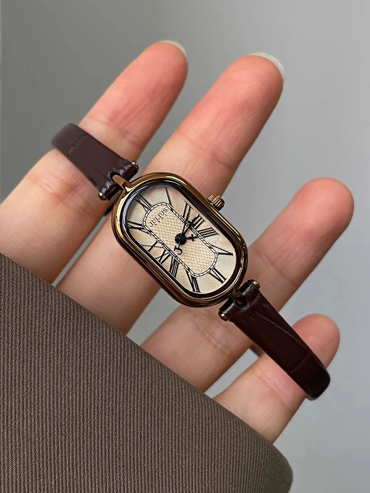 

2025 New Light Luxury Square Retro Quartz Student Small Brown Watch High-end Luxury Women's Watch High-end Selected Watch