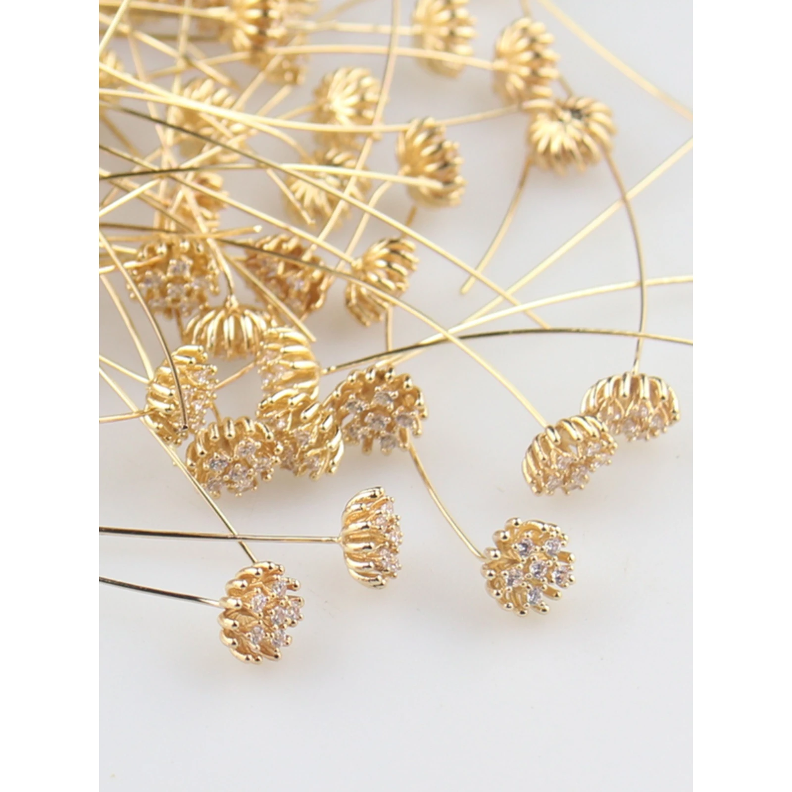 grampo-de-cabelo-com-flor-de-zirconia-em-cobre-micro-engastado-que-preserva-a-cor-com-agulha-acessorio-de-joalheria-artesan