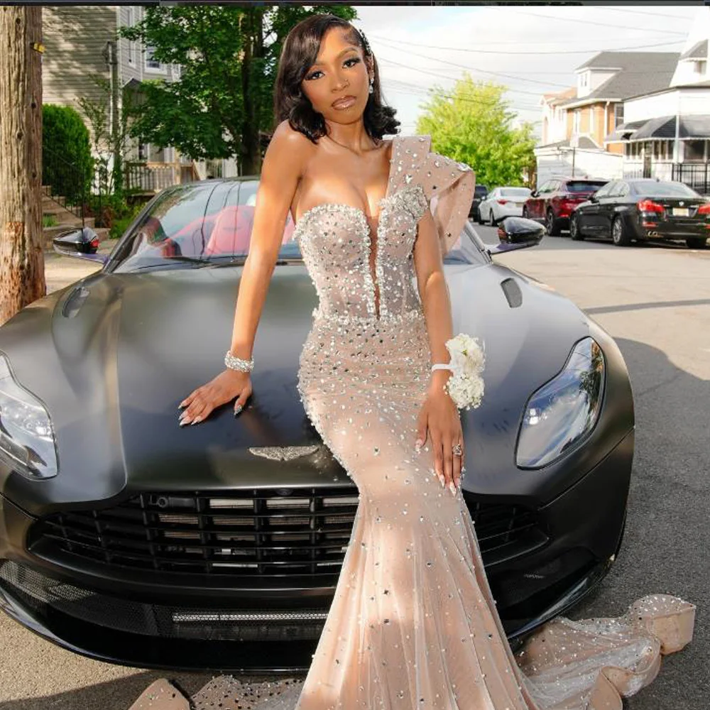Customized Stunning Illusion Prom Dresses 2026 One Shoulder Crystal Mermaid Graduation Gown Diamond Embellished Evening Dresses