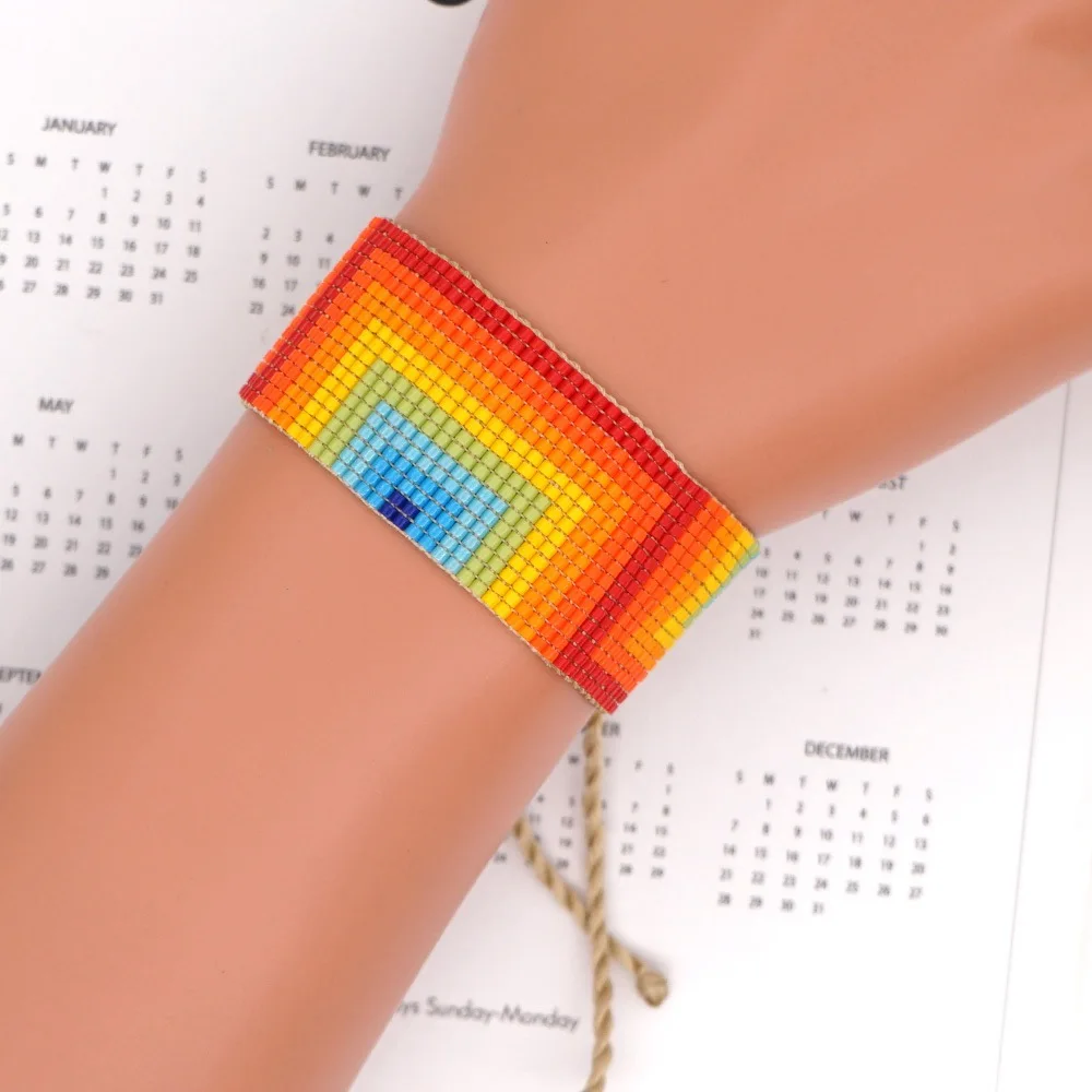 ZGMXR Rice bead bracelet Mode Geometry Hand-woven Fashion Simple Rainbow Gradient color Eye Adjustable  Bohemia Beaded bracelet