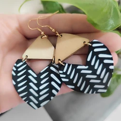 New Bohemian Earrings Hawaiian Holiday Style Ethnic Earring Black White Striped Leaf Double sided Acrylic Wood Splicing Earrings