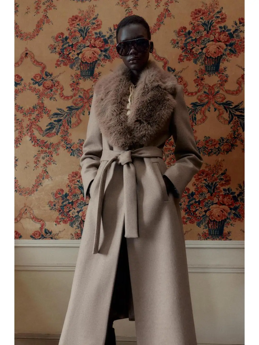 

Осенне-зимнее съемное пальто с эффектом искусственного меха Jaet 853534 853507, легко чистится, универсальный размер, длинный свек для поездок на работу