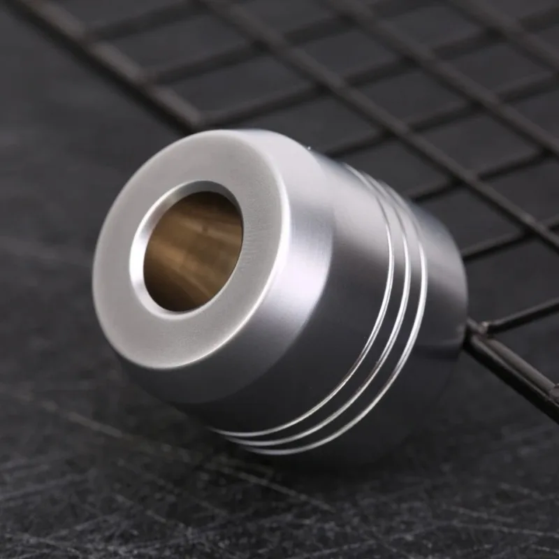 حامل ماكينة الحلاقة للرجال خفيف الوزن غير لامع من Yaqi، متانة، هذا الحامل يناسب الجميع بقطر أقل من 13 مم.