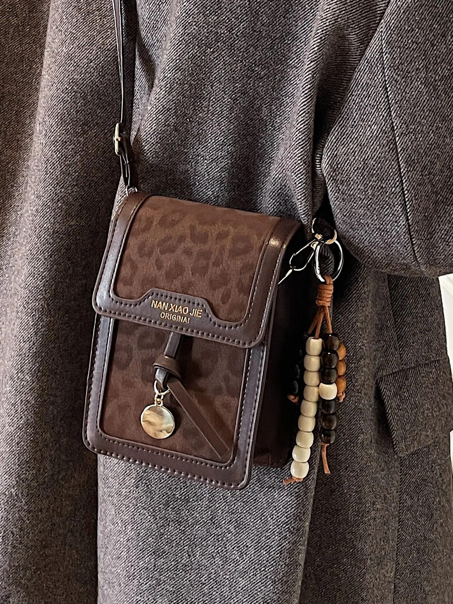 Cell Phone Crossbody Bag for Women Leopard Print PU Leather Purse with Charms Fashion Mini Shoulder Bag for Daily Shopping - view 5