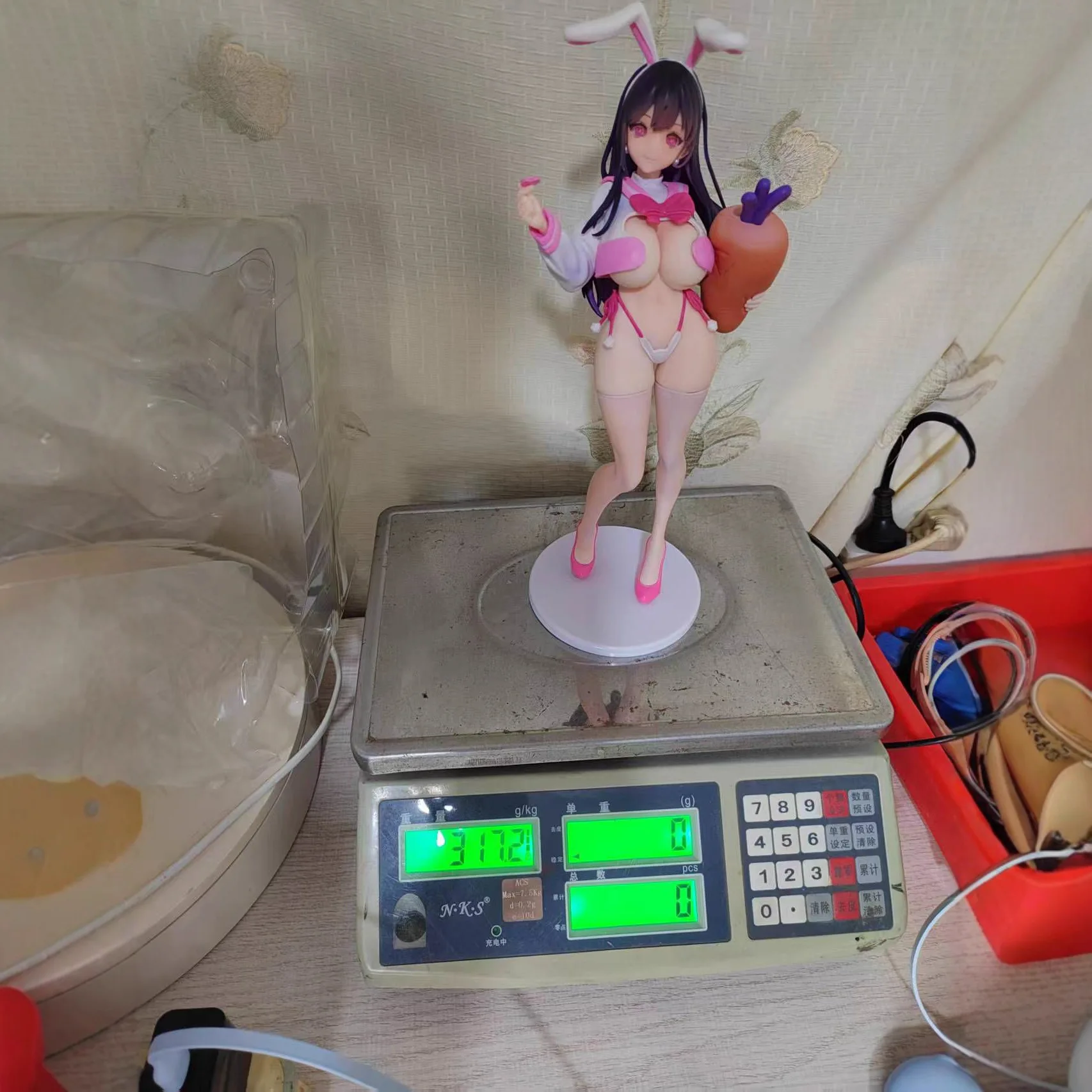 

Модель горничной с кроликом для девочек, комплект в штучной упаковке, коллекционные аниме-фигурки, куклы, украшения в японском стиле манга для любителей и коллекционеров