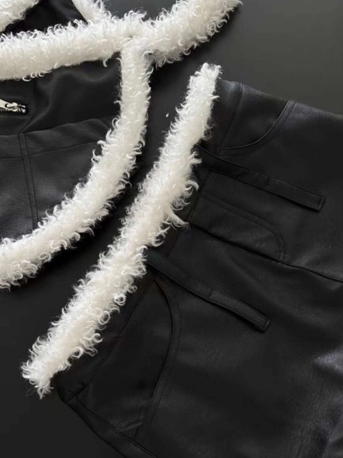 Falda de cuero PU con empalme de piel sintética de American High Street, diseño Sensation, falda acampanada ajustada de cintura alta pequeña ence