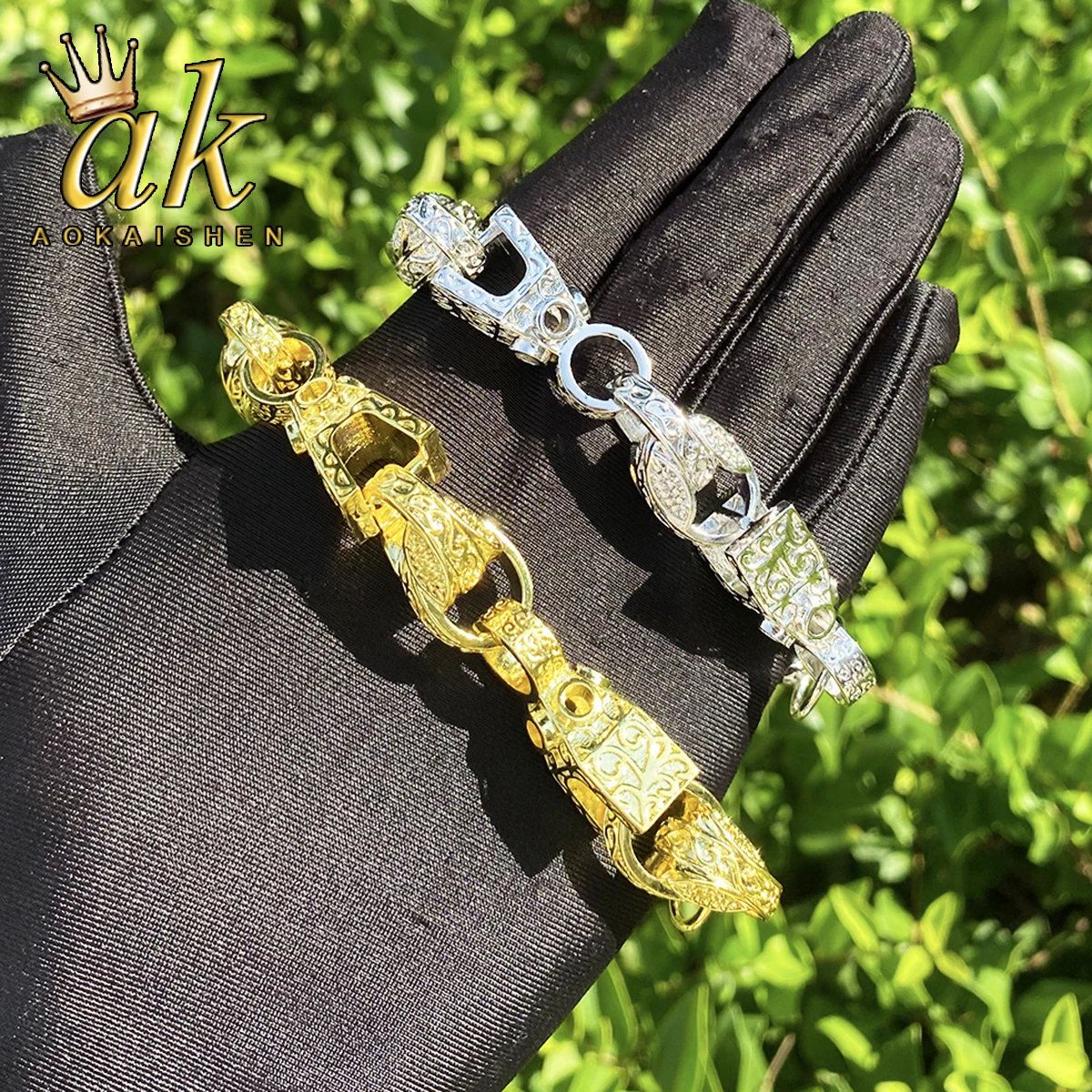 

Aokaishen Iced Out Block Браслет-тюльпан для мужчин Настоящая медь Позолоченные ювелирные изделия в стиле хип-хоп