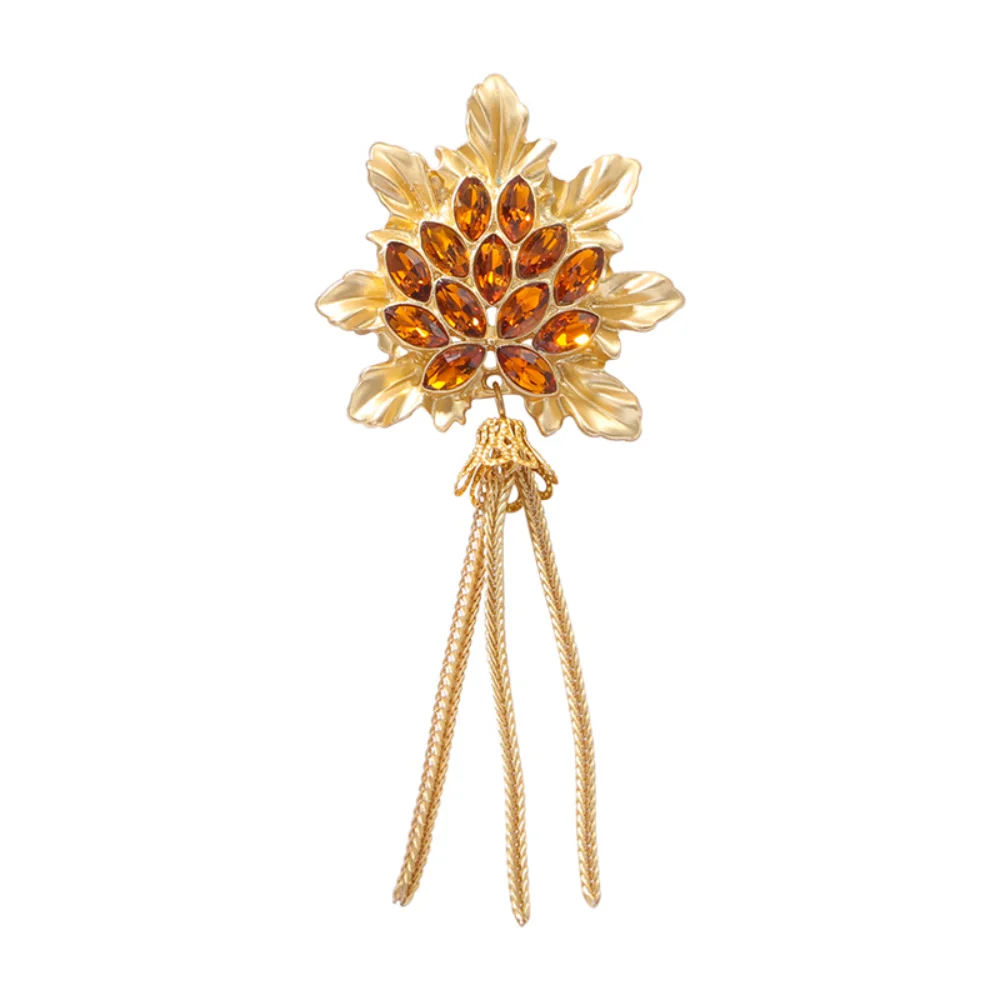 Retro Amber Maple Leaf Tassel Brooch Golden Inlaid Gemstone Gorgeous Palace Style Pin Suit Coat Bag Pins Decoration