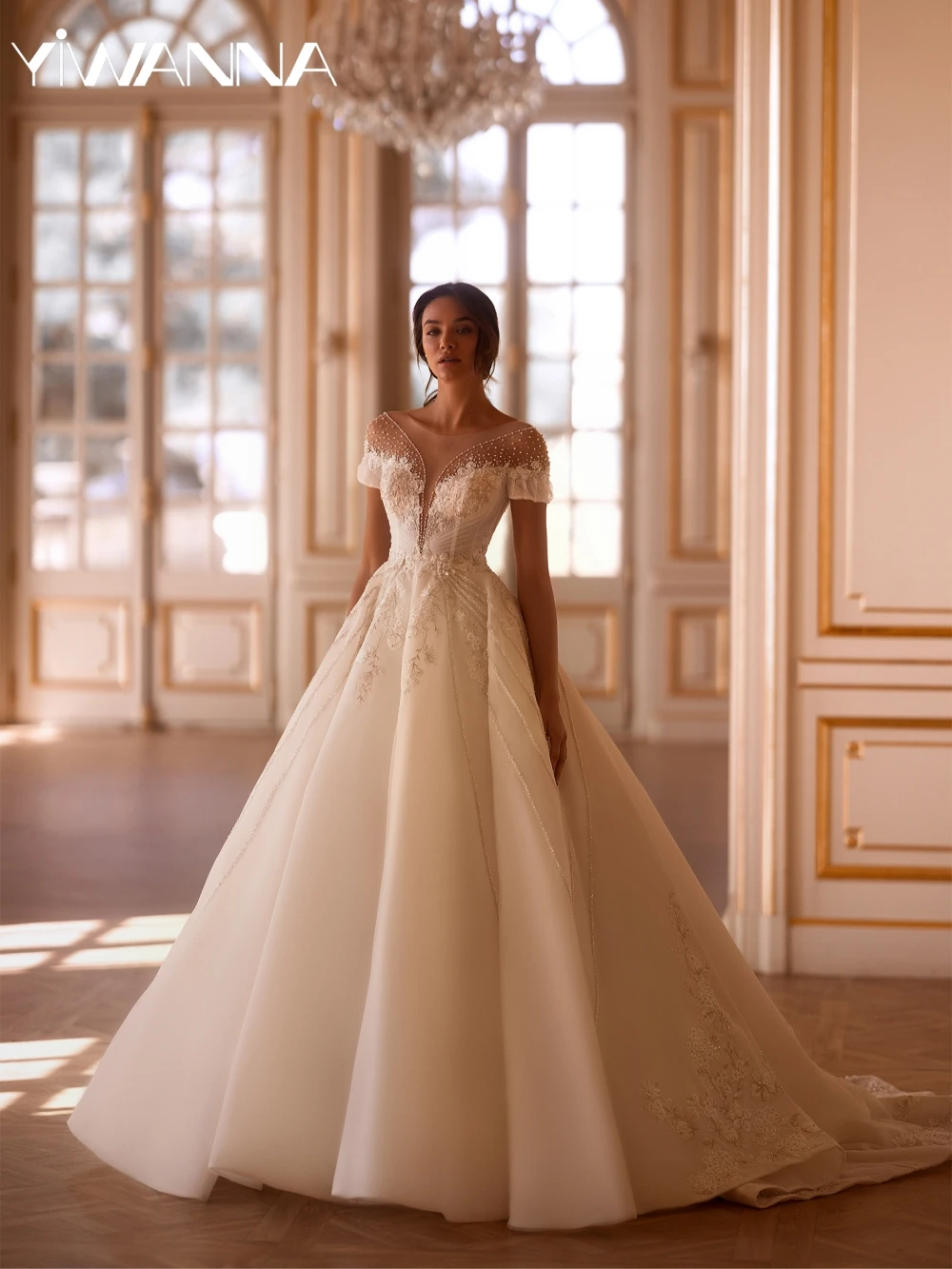 

Luxurious Beaded A-line Tulle Long Wedding Dress Graceful Lace Appliques Bridal Gown Customized Short Sleeve Dresses For Bride