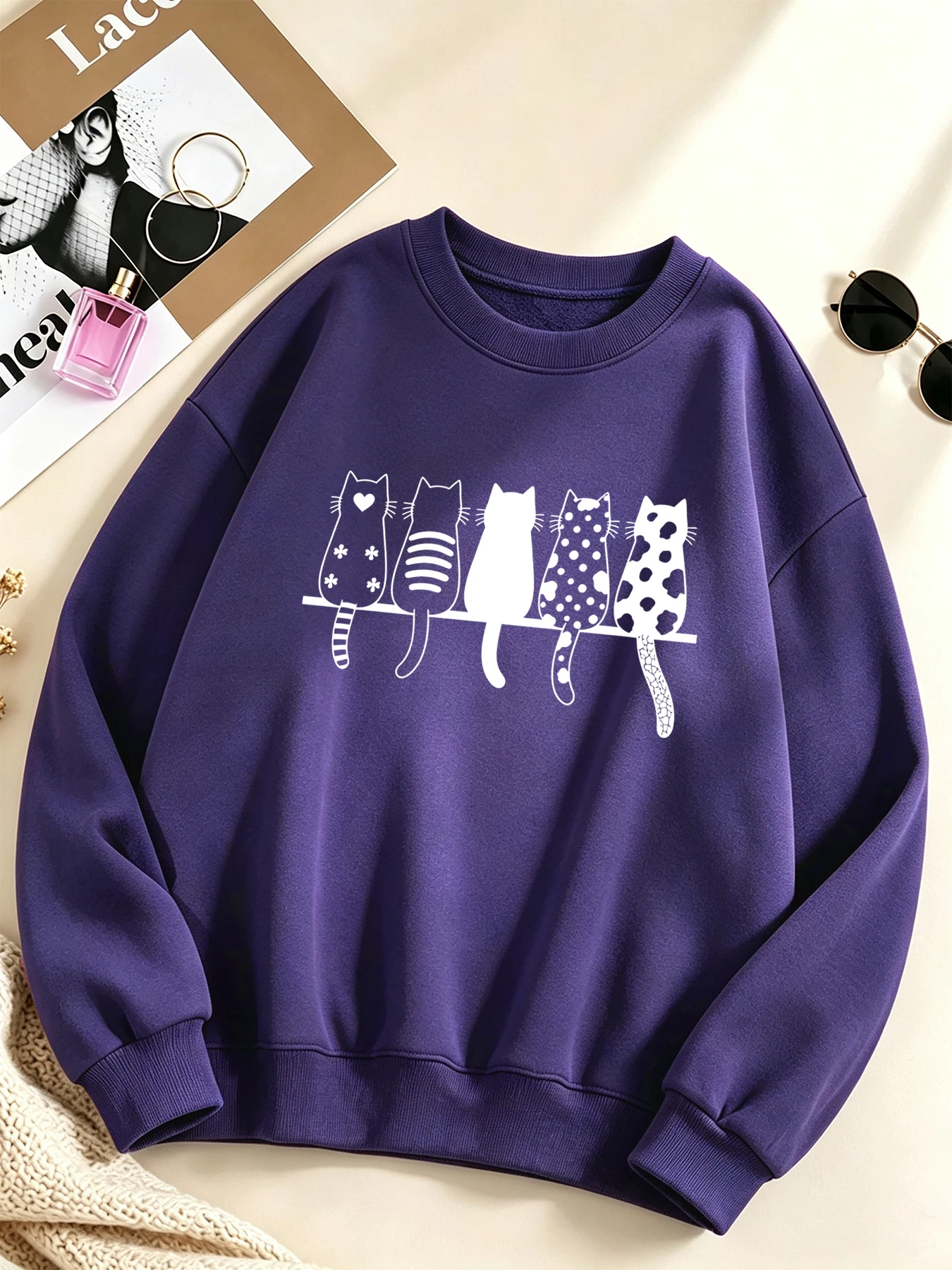 Süßes Herz-Katzen-Skizzen-Print-Sweatshirt für Damen, modisches O-Neck-Oberteil, Fleece-Herbstpullover, lässige, übergroße Sportbekleidung – Detail 10
