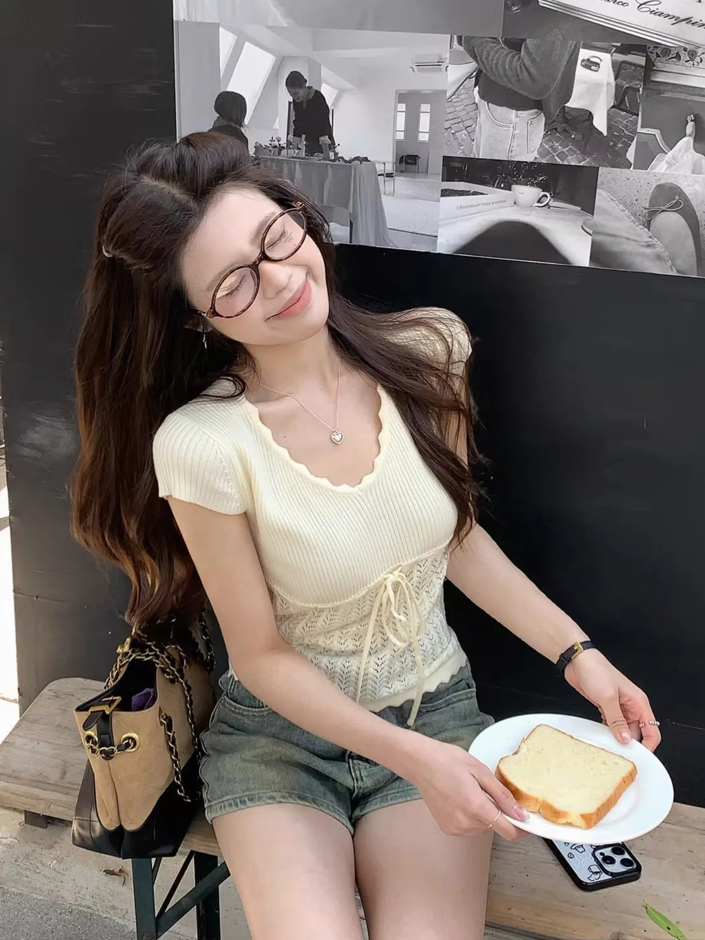 

Korean Sle U-Ne Hollow Hook Knitted ort Sve T-irt Women Summer Pure Desire ort Fit Lace Belted Small irt Top