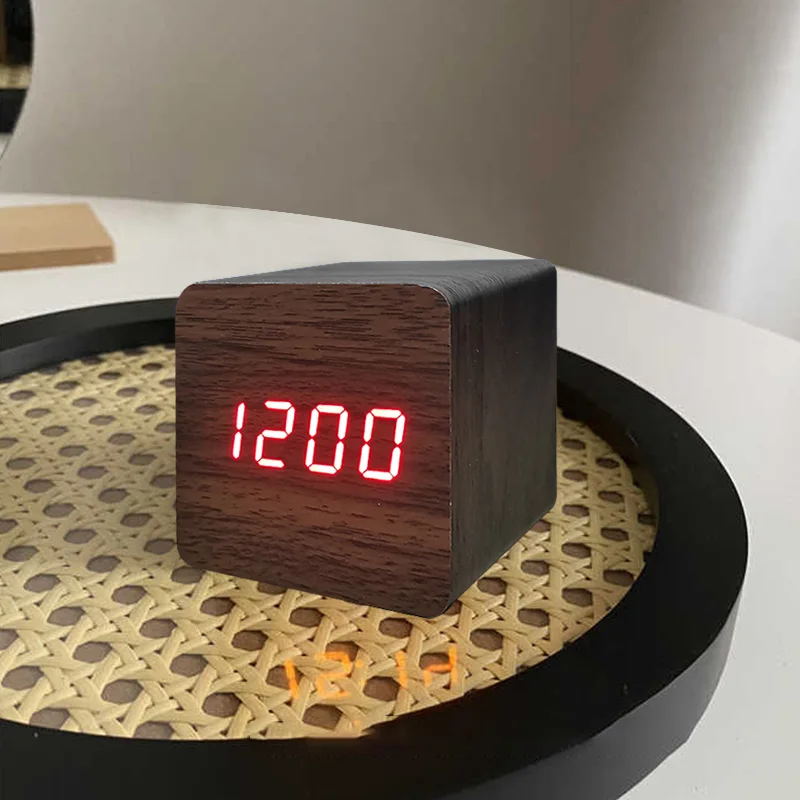 Wood Cube Voice Control Alarm Clock Digital Desktop Clocks Battery Powered School Bedside Clocks Home Office Table Decoration