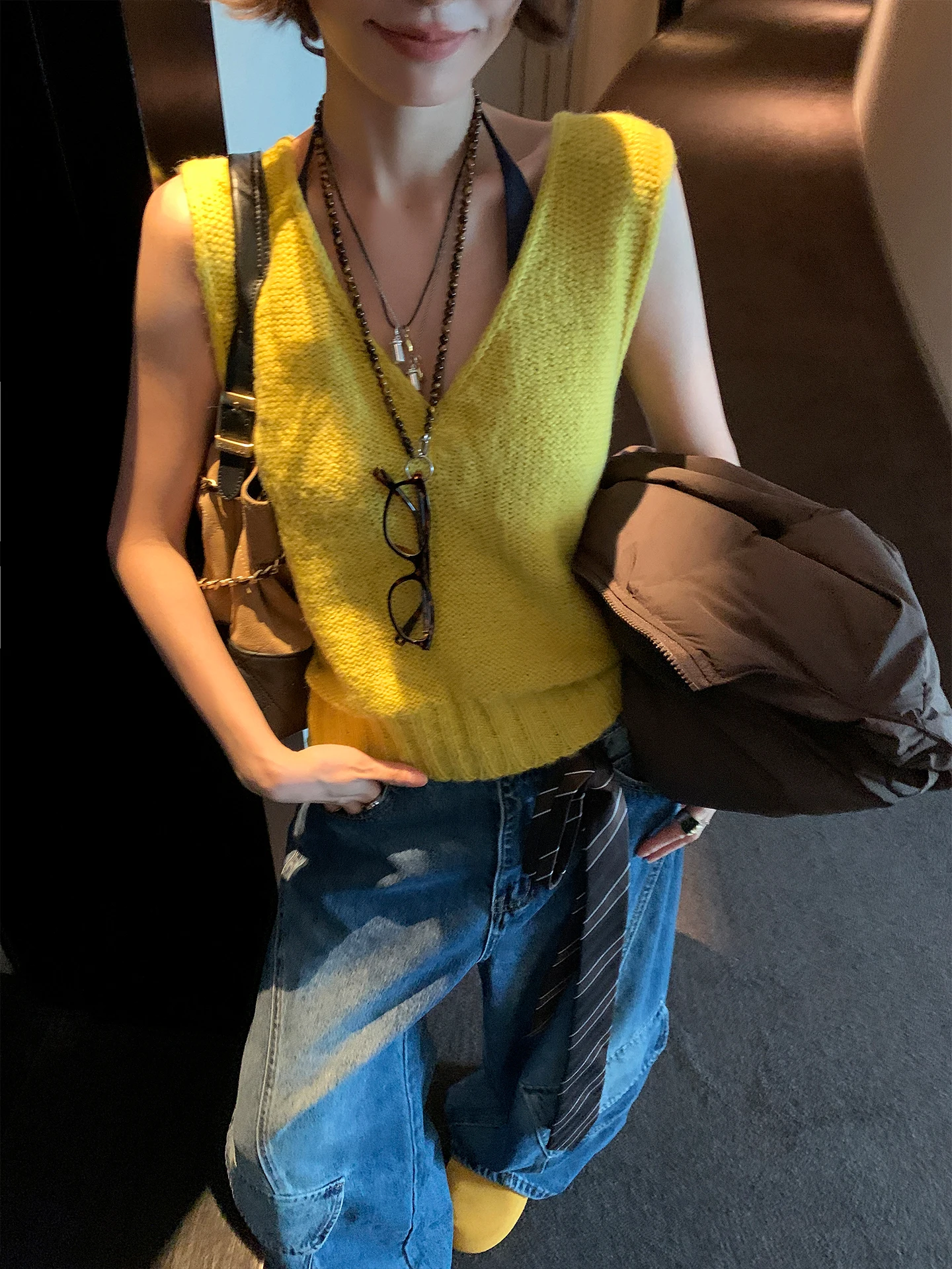 

Женский жилет DULA из шерстяной смеси, свитер с V-образным вырезом, универсальный топ для многослойных образов, прямой крой, для повседневной носки, эксклюзивно онлайн