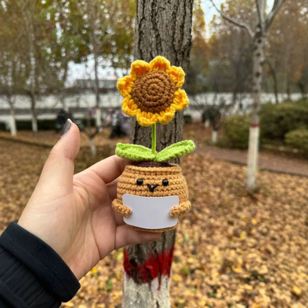 Cross border New Sunflower Hook Weaving Creative Cartoon Doll Weaving Pottery Ornament Hook Weaving Office Desktop