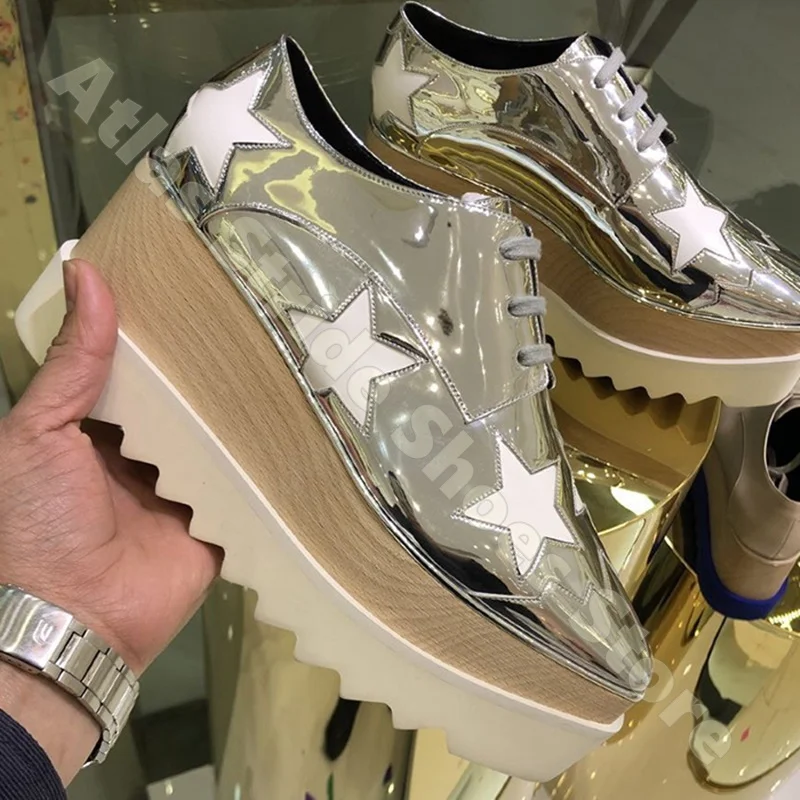 Zapatillas de plataforma plateadas metálicas con estrellas para mujer, con suela gruesa de cuña, con cordones, estilo vintage Y2K, para streetwear y senderismo.