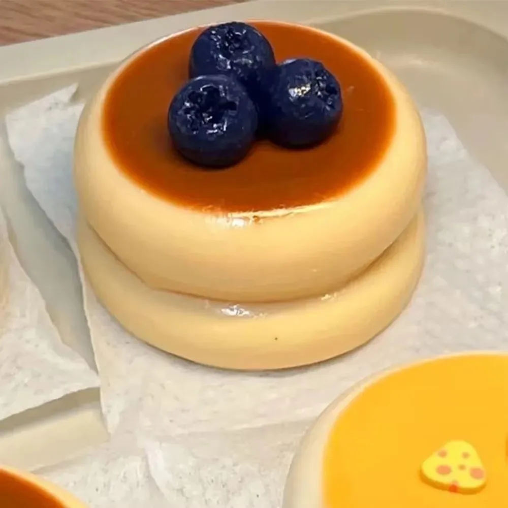 Slow Rebound Simulation Soufflé Fidget Toy Strawberry Blueberry Cake Shape Soft Squeeze Toy Pinching Decompression Pinching Toy