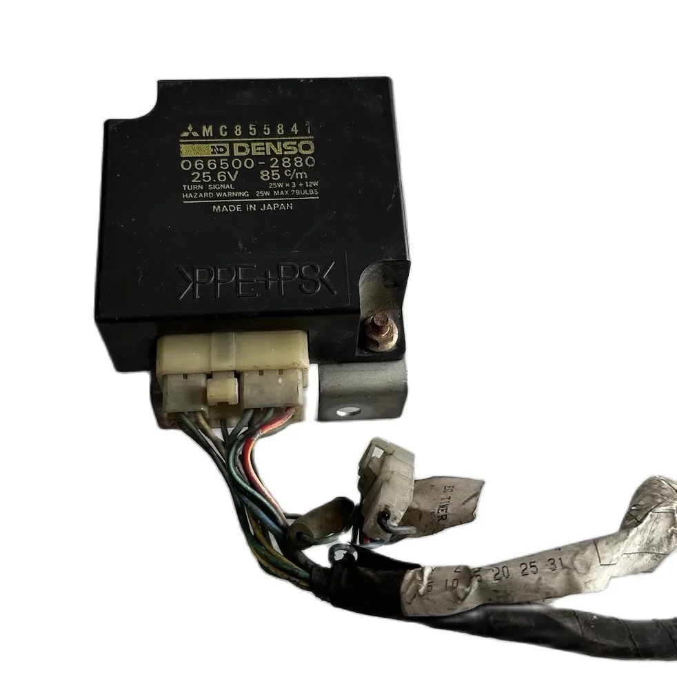 

FOR MITSUBISHI FUSO TRUCK RELAY MC855841