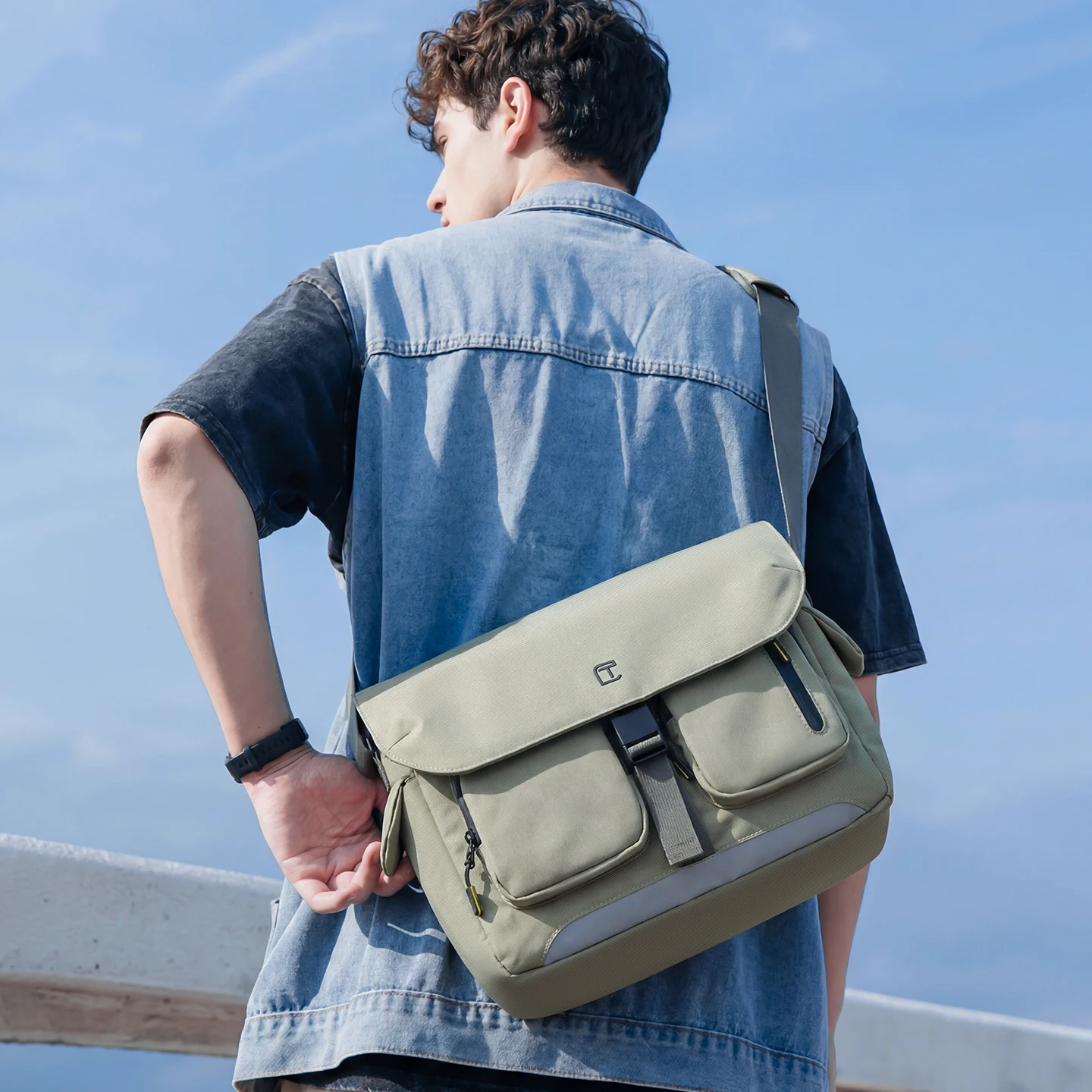 camera travel crossbody bag men Litera, Army Green ensures that comfort accompanies you on every excursion DSLR Camera Messenger Bag |