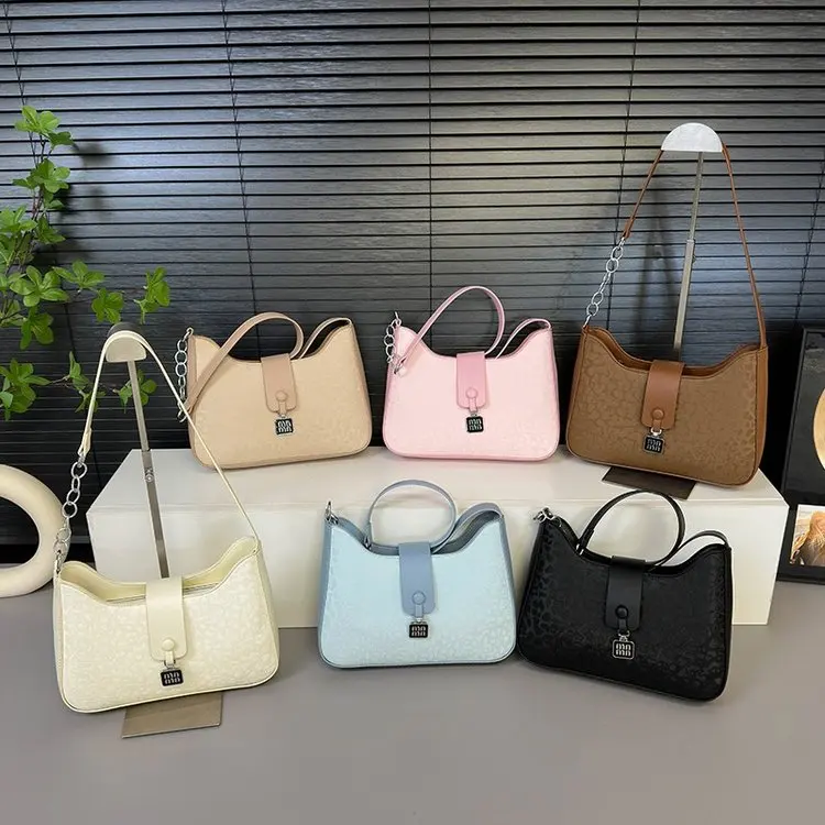 

2026 New High-end Women's Shoulder Crossbody Bag, Niche Simple Crescent Shape, Fashion Commuter Underarm Bag