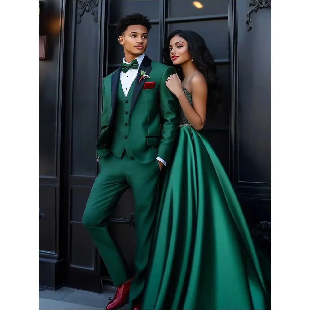 

Свадебные костюмы для мужчин Зеленые смокинги из трех предметов с остроконечными лацканами на одной пуговице Одежда для жениха Формальные повседневные мужские куртки на заказ Брюки